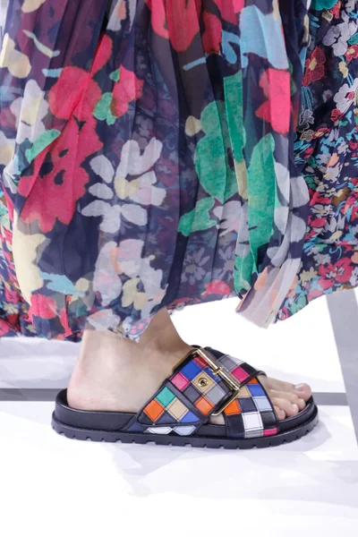 Look 90